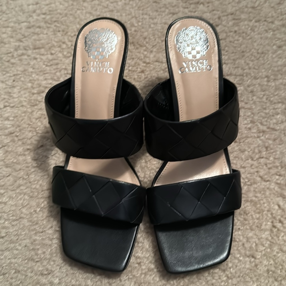 Vince Camuto Candia Basketweave Heels Size 9.5M Color Black
